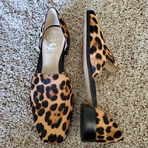 Vince Camuto animal print  flats: size 5M